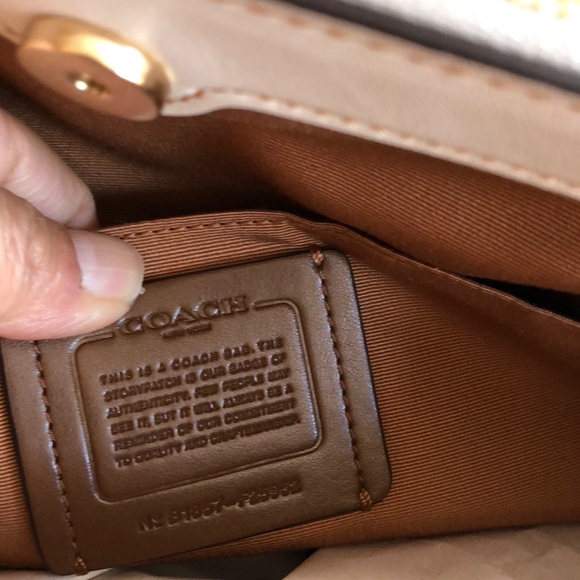 NWT Coach sig leather carryall crossbody - Picture 2 of 2